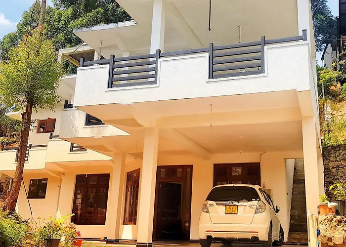 Holly House Homestay